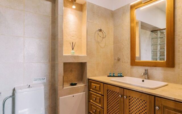 Arte Lindos Suites