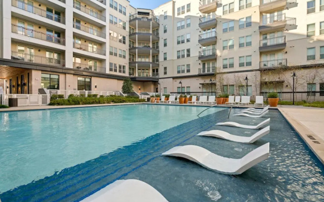 Arlington Upscale 2BD 2BA Apartment