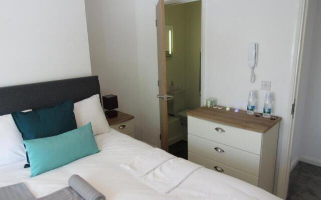 The Cambridge Suites -Tas Accommodations
