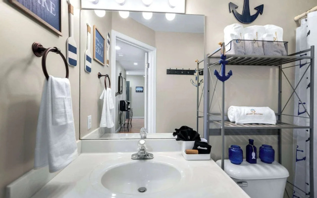 Family Lakefront Oasis Picture Perfect Retreat!