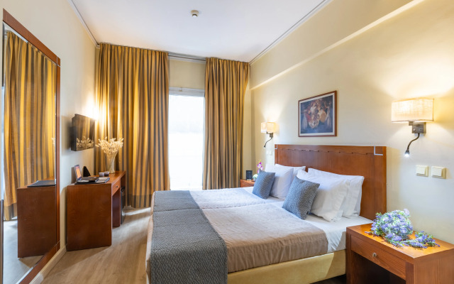 Marina Hotel 