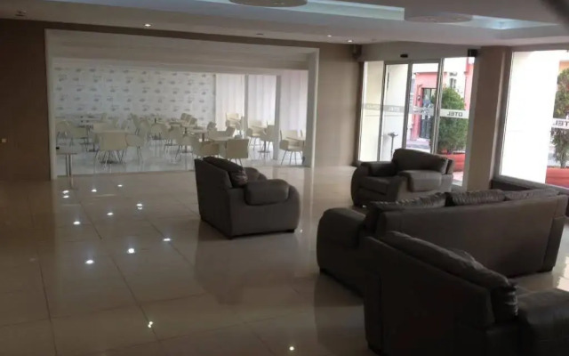 Cinas Hotel