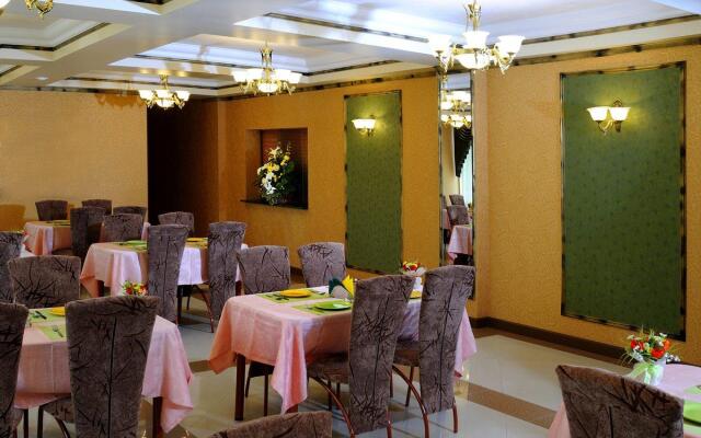 Avrora Hotel