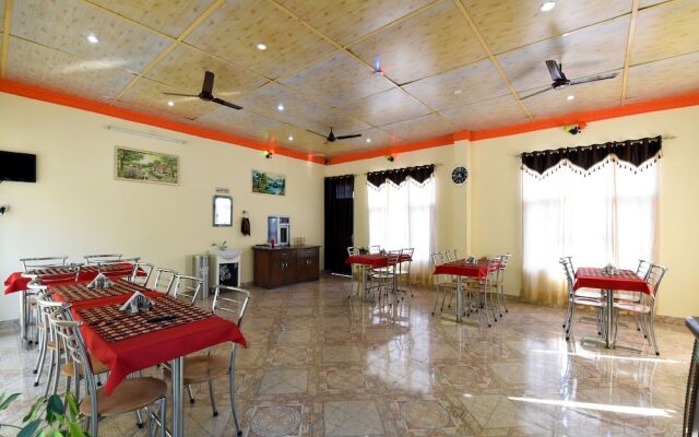 OYO 12826 Hotel Himgiri