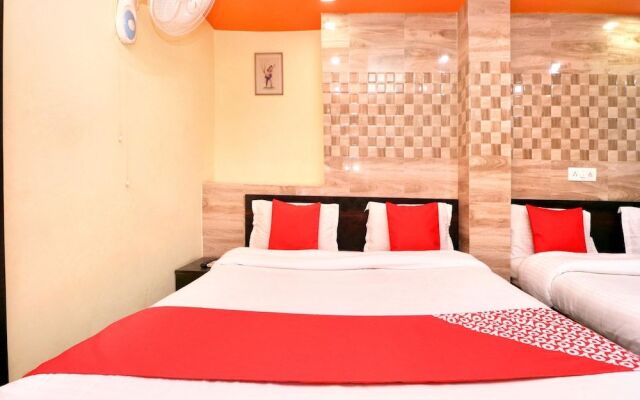 Oyo 35878 Hotel G Glossy