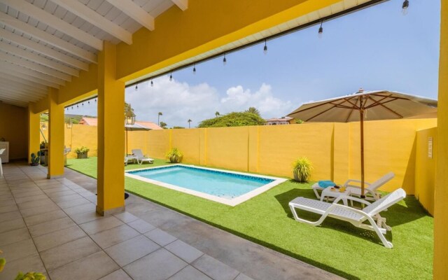 Cheerful Caribbean Villa w Private Pool 3BR