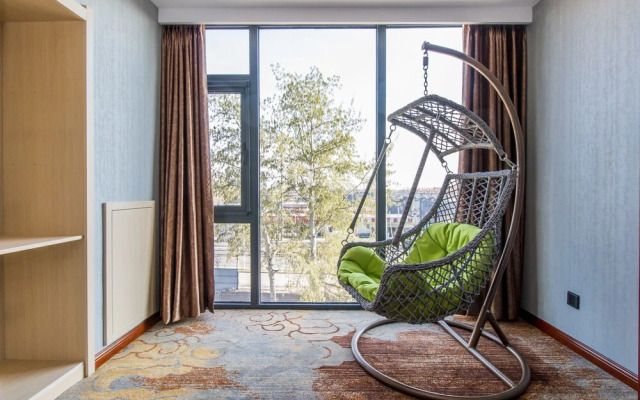 Ease Cloud Hotel