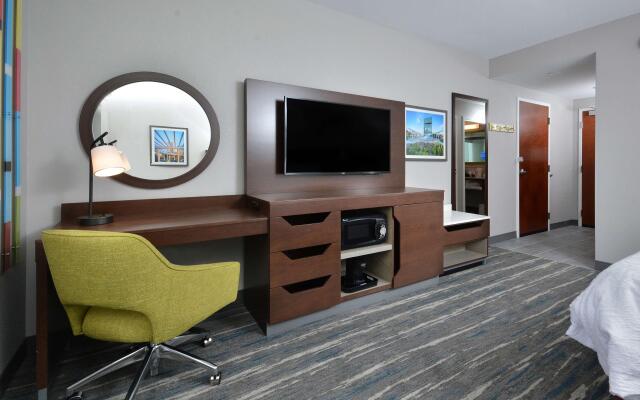 Hampton Inn & Suites by HIlton Charlotte North I 485