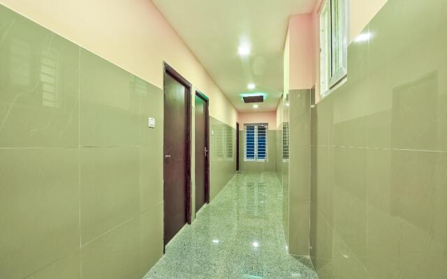 OYO 29844 Joliday INN
