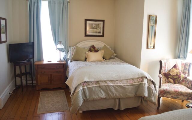 The Pawling House Bed & Breakfast