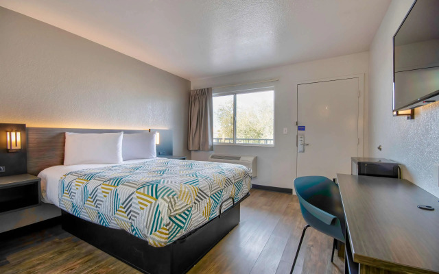 Studio 6 Albuquerque, NM – Midtown