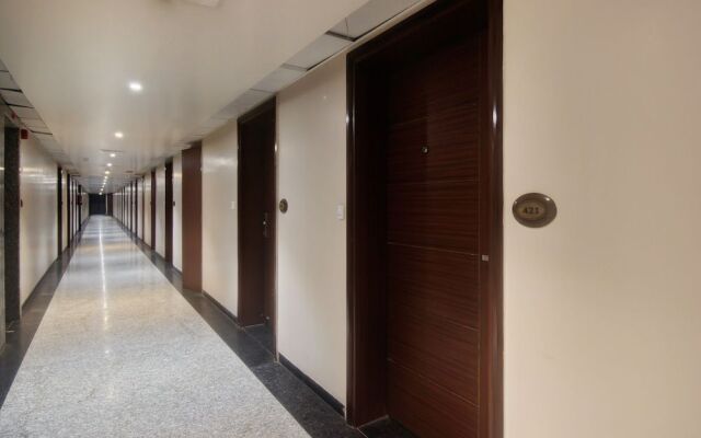 Collection O 132 New Aatish Market