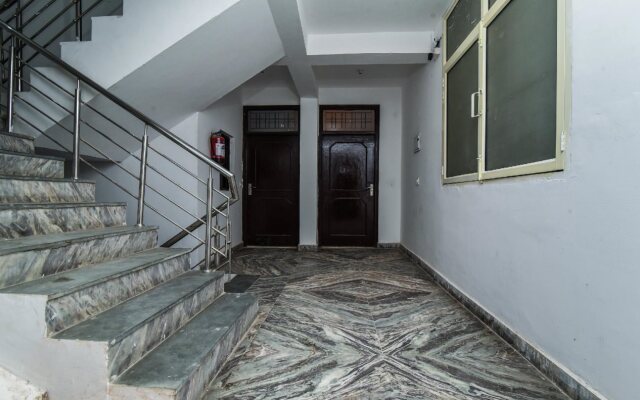Larch Western By OYO Rooms