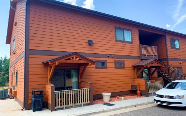 Canyon Plaza Premier Studios and Apts