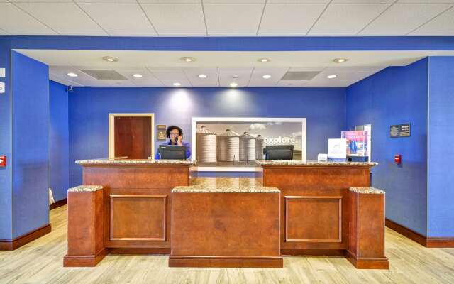 Hampton Inn & Suites Fredericksburg-at Celebrate Virginia