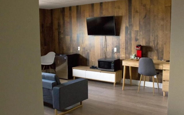 Camrose LeChateau Hotel