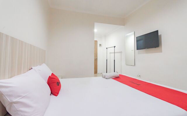 RedDoorz Syariah @ Cigadung Raya Street