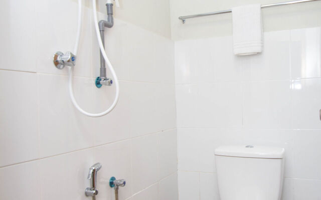Oyo 89442 24 Seven Hotel
