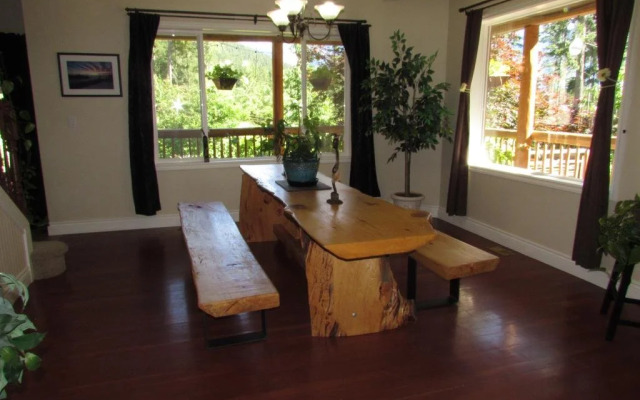 The Cabin at Sweetwater Lane Farm