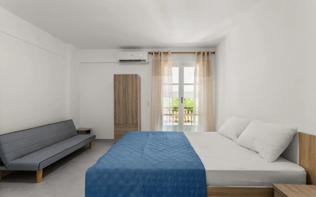 Nikolas Apartments