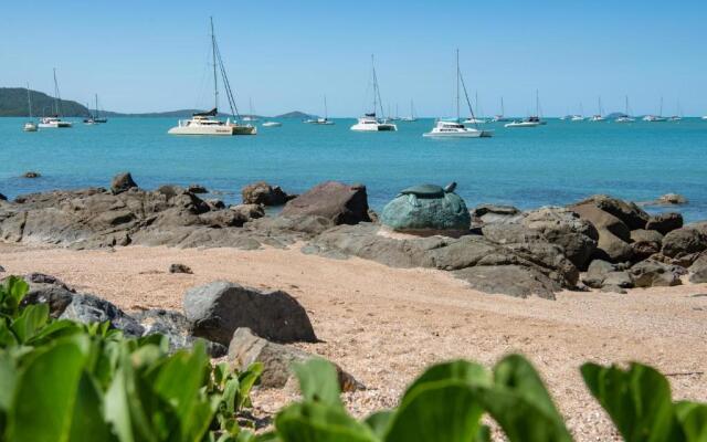 2BR Apartment with Stunning Ocean Views
