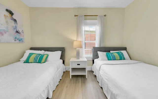 Crystal Village II, Unit 10B