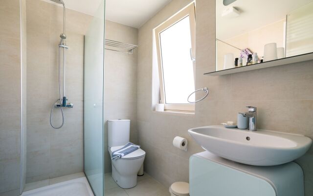 Three Stars Luxury Villas