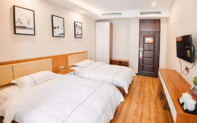 9 Lian Express Hotel