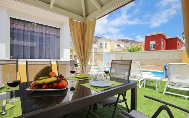 Amazing 5-bedroom villa in Costa Adeje
