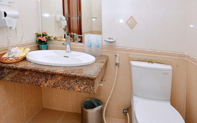 Tan Hoang Long Hotel
