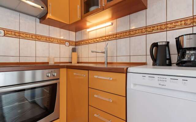 Snug Apartment in Pu?iš?a Near the Beach