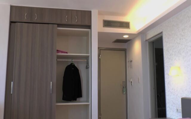 Astron Hotel