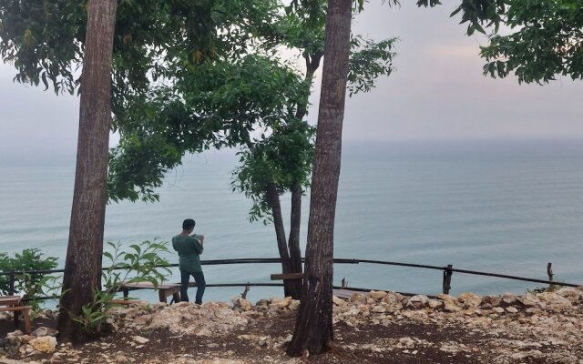 Bukit Shoka Top View Camp