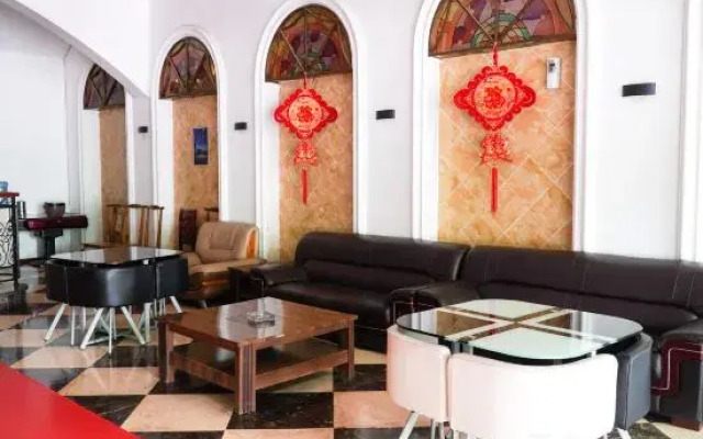 Chongqing Lushan Junwei Business Hotel