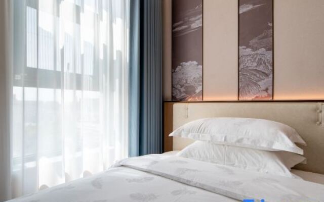 One side of the wilderness hotel