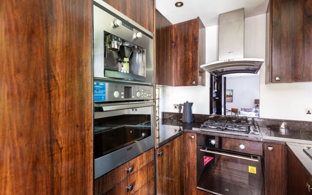 Quiet Kensington Mews House