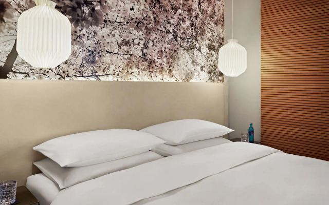 Me and All Hotel Dusseldorf, by Hyatt