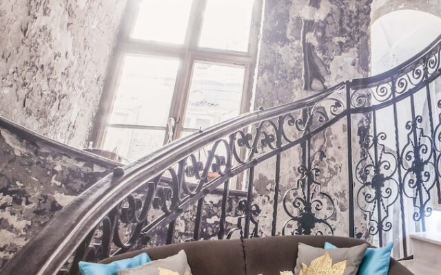 Romeo’s Central Residence
