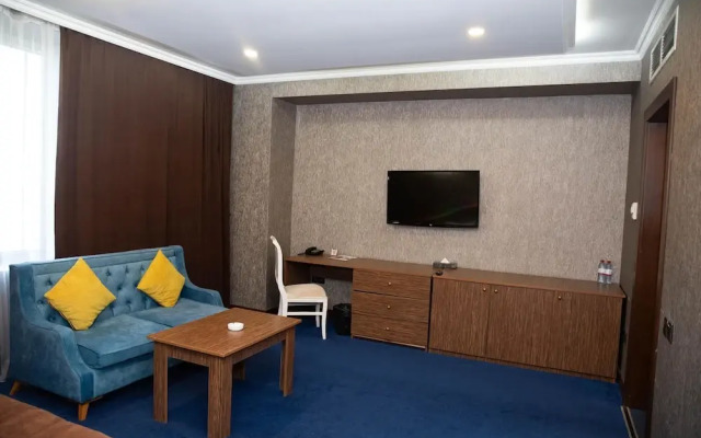 Caspian Buisness Hotel