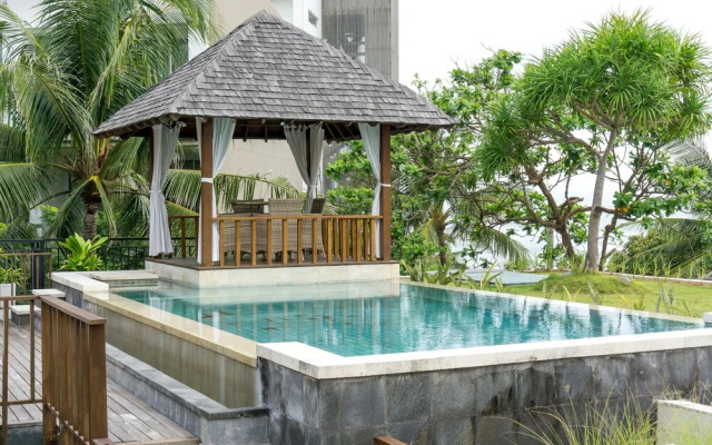 Charming Oceanfront 3 Br Villa in Seminyak