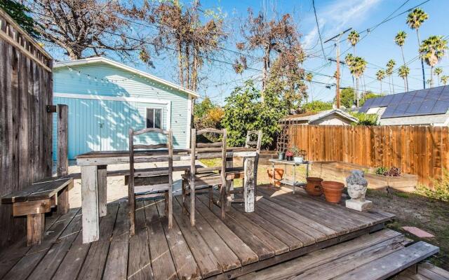 Charming 2 Bedroom Bungalow in Silver Lake