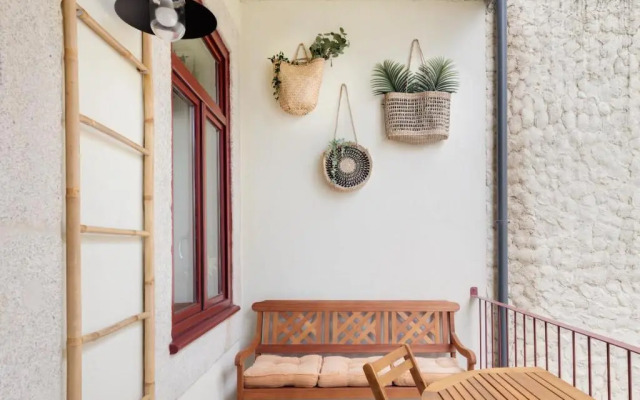 Vibrant flat by São Bento w/balcony - Loureiro140