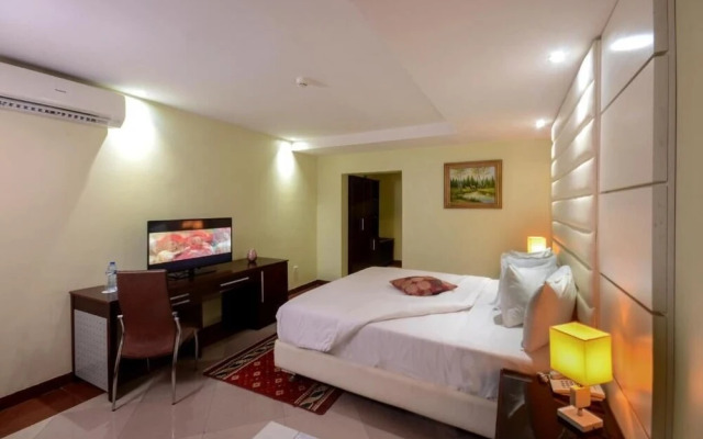 Silver Towers Hotel