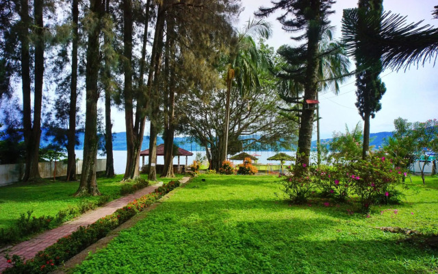 Pandu Lakeside Hotel Tuktuk