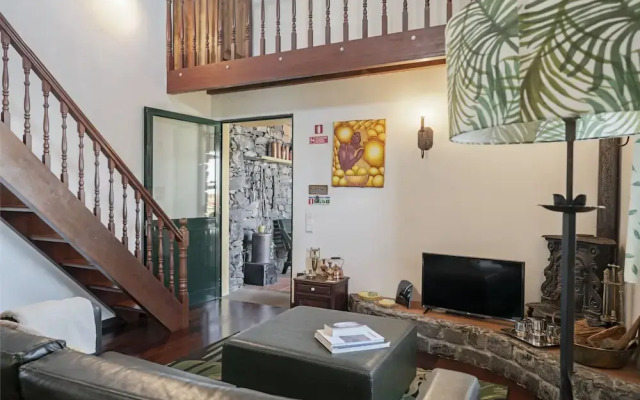 Quinta Devónia III - Nogueira by An Island Apart