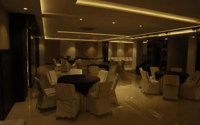 Ka10 SQUARE HOTEL & BANQUETS