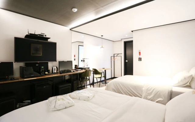 Yeongdeungpo New Silla