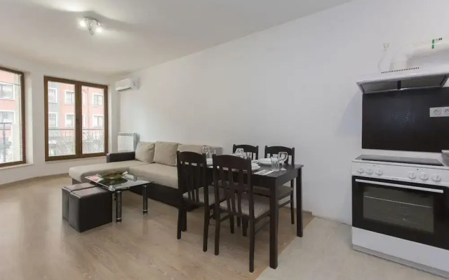 Bright 1bdr Apartment Near Center - Free Parking