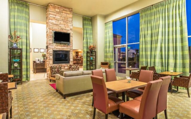 Ramada West Sacramento Hotel and Suites