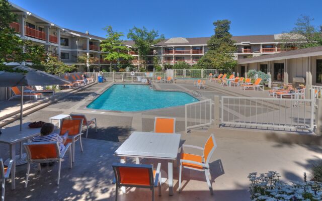 Ashland Hills Hotel & Suites